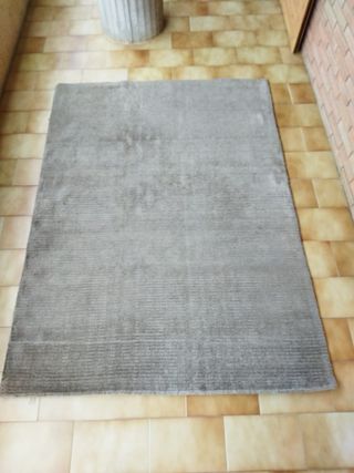 Alfombra gris