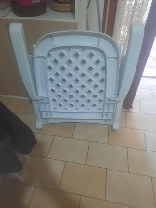 Sedia pieghevole in plastica bianca