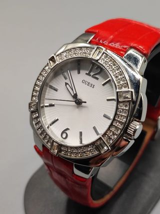 Reloj Guess Mujer Correa Roja y Bisel Brillante