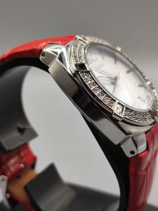 Reloj Guess Mujer Correa Roja y Bisel Brillante