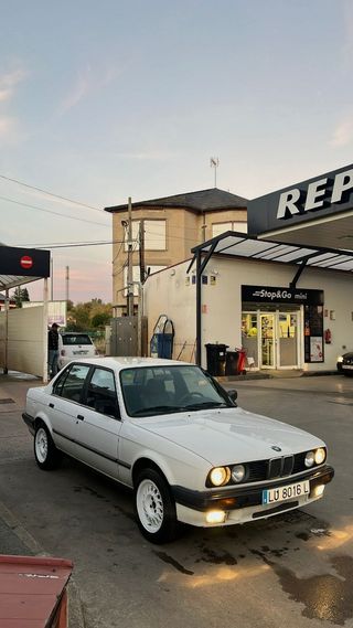 BMW E30 