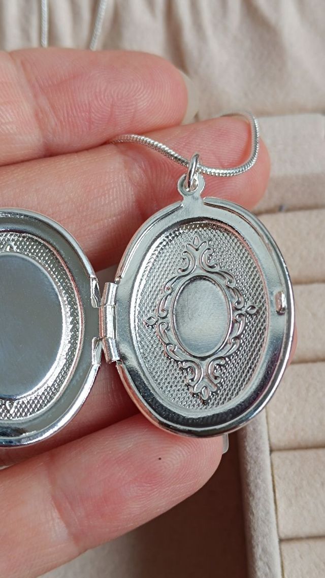 Relicario Plata Collar