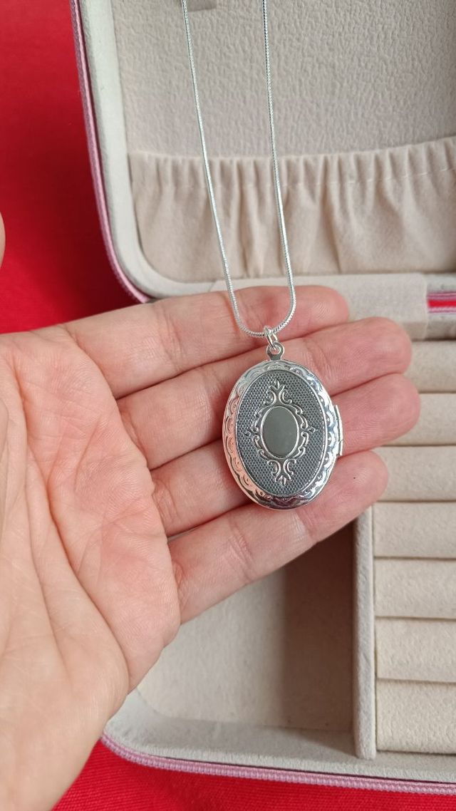 Relicario Plata Collar