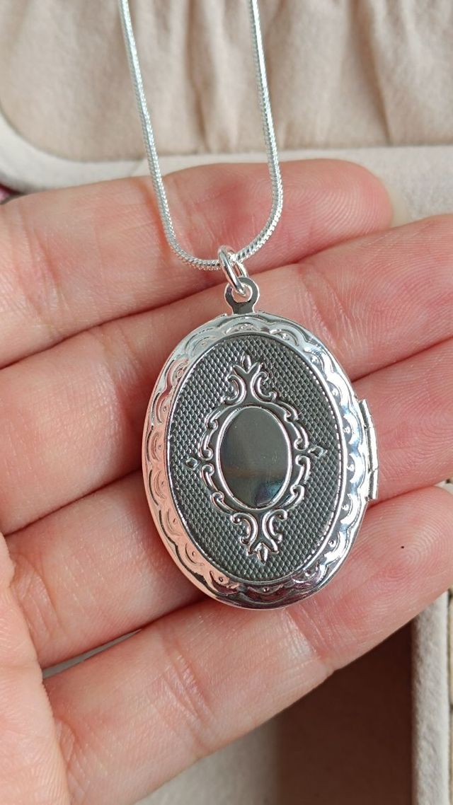 Relicario Plata Collar