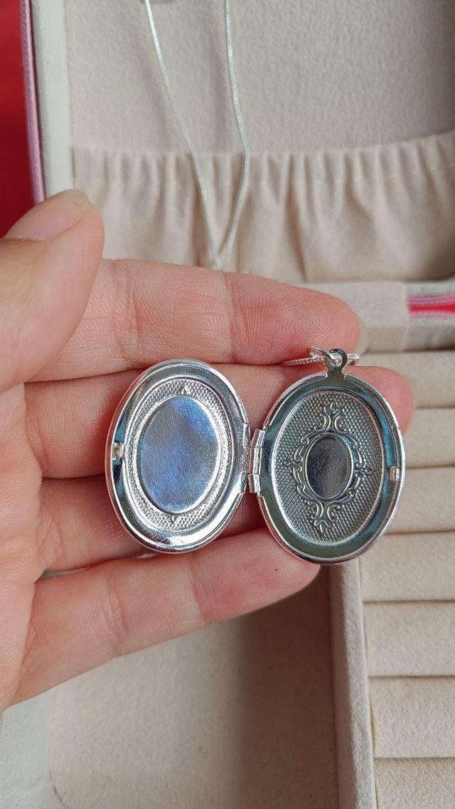 Relicario Plata Collar