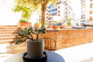 Local comercial en venta en Zona Hispanidad-Vivar Téllez en Vélez-Málaga