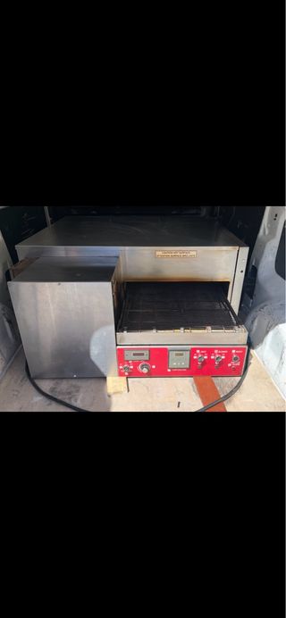 Horno pizzeria de cinta a gas .