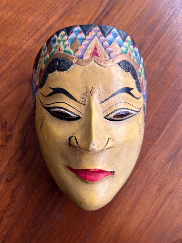 Máscara decorativa oriental