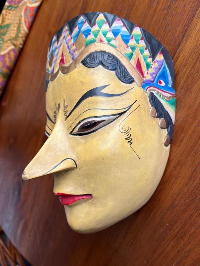 Máscara decorativa oriental