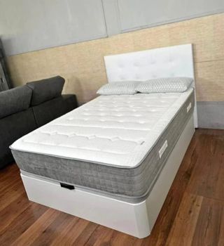 DE REBAJAS Canapé y colchón NUEVOS