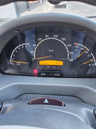 Mercedes-Benz Sprinter 2004
