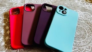 Pack 4 fundas de silicona iPhone 13/14