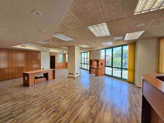 Oficina en alquiler en La Plana en Esplugues de Llobregat