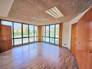 Oficina en alquiler en La Plana en Esplugues de Llobregat
