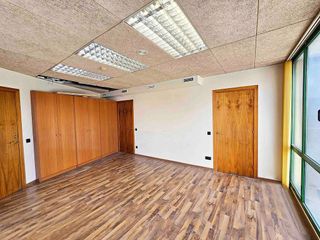 Oficina en alquiler en La Plana en Esplugues de Llobregat