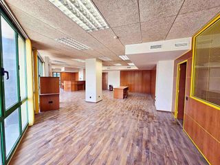 Oficina en alquiler en La Plana en Esplugues de Llobregat