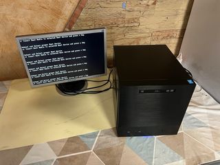 MSI Ordenador i3. con pantalla. perfecto estado.