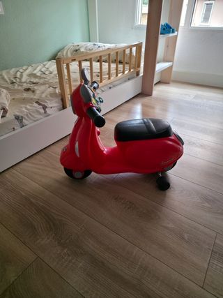 Correpasillos Vespa Rojo