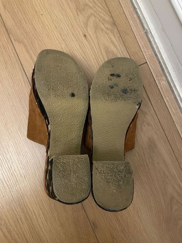 Zuecos plataforma LOLA leopardo