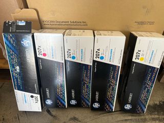 8 Toner HP 203A / 207A
7 sigillati. 1 aperto nuovo