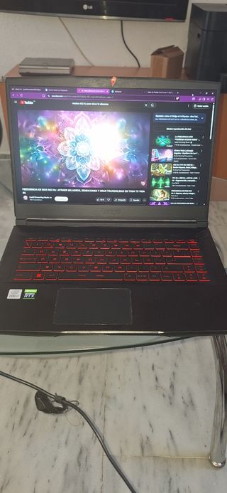 Laptop MSI Negro


