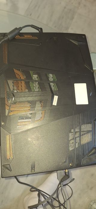 Laptop MSI Negro


