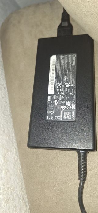 Laptop MSI Negro


