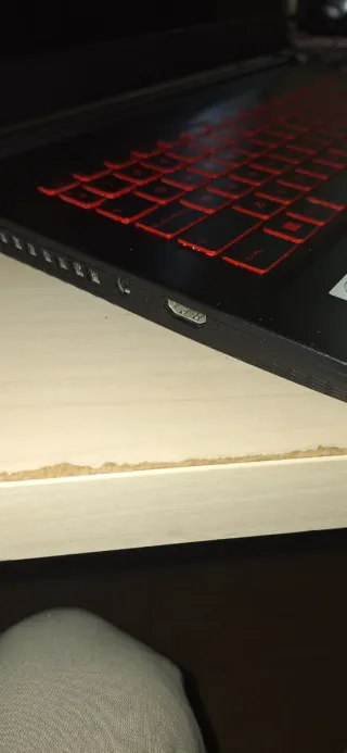
 MSI GF65 Thin 10 UE


