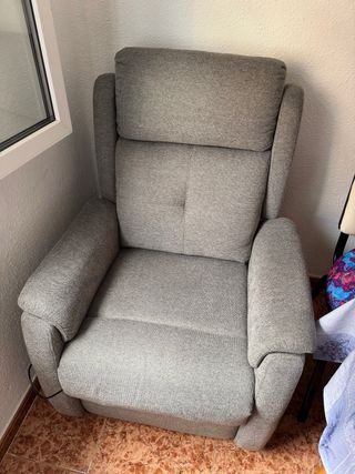Sillón de tela gris eléctrico 