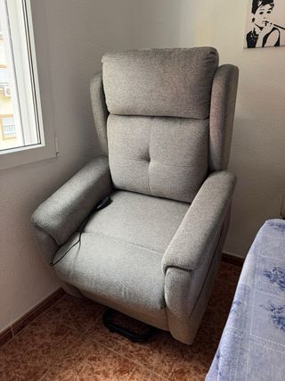 Sillón de tela gris eléctrico 