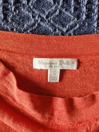 Camiseta naranja tostado mujer cuello holgado.