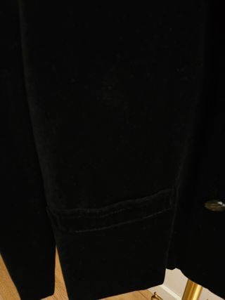 Chaqueta terciopelo negro elegante y vintage