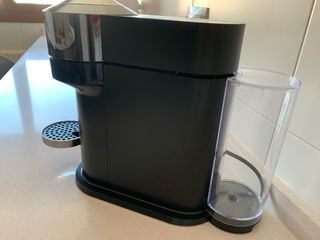 Cafetera Nespresso Vertuo para piezas.