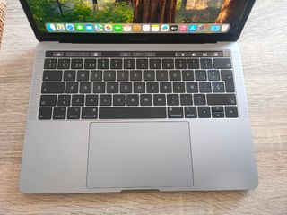 MACBOOK PRO 2019 13" i7-2,8GHz/16 GB RAM/ 256 SSD