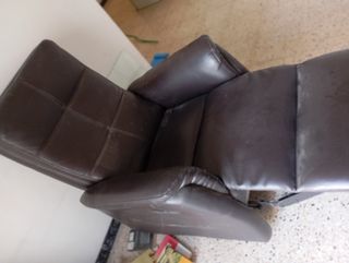 Sillón de piel marrón