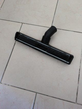 Cepillo aspiradora negro