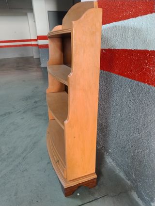 Mueble vitrina madera Negociable 
