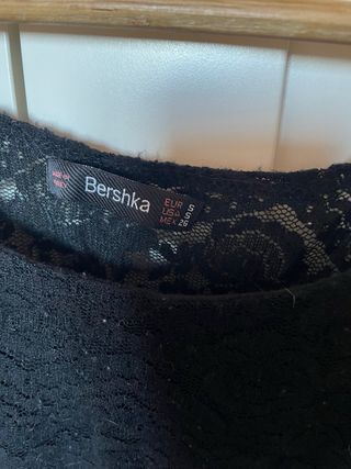 Top Bershka Negro Encaje