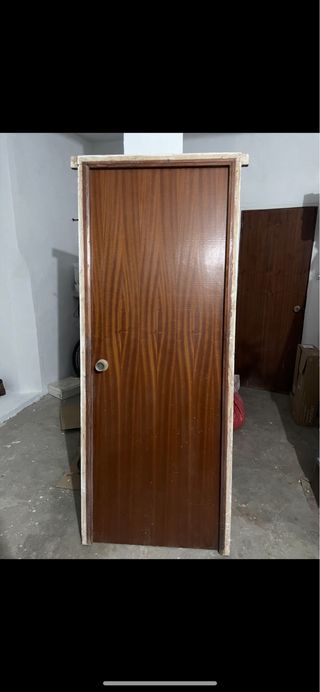 Puerta de madera interior