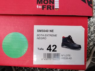 Botas de seguridad MON to FRI