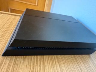 PS4 (PlayStation 4) + 2 mandos