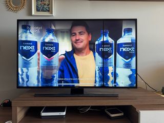 Televisor Samsung 40” LED Smart TV (averiado)