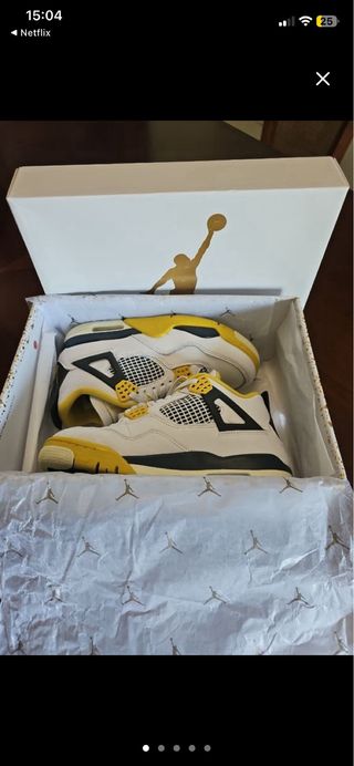 Jordan 4 Blanco y Amarillo