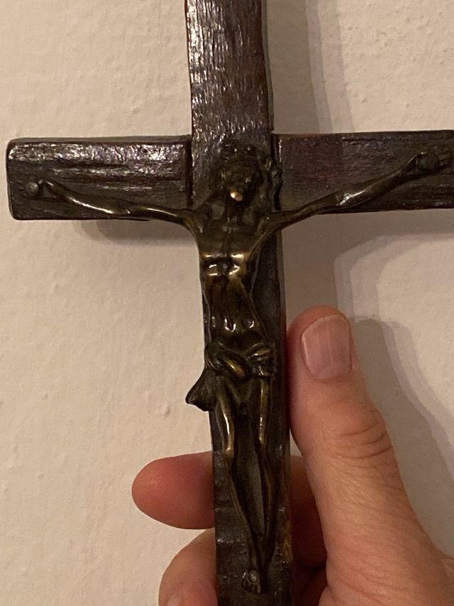 Antica croce legno con crocifisso bronzo