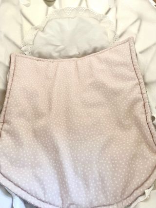 Cuna de mimbre para muñecas