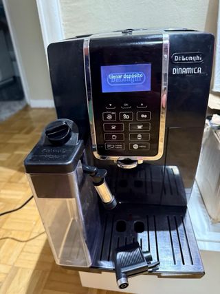 Cafetera DeLonghi Dinamica Negra