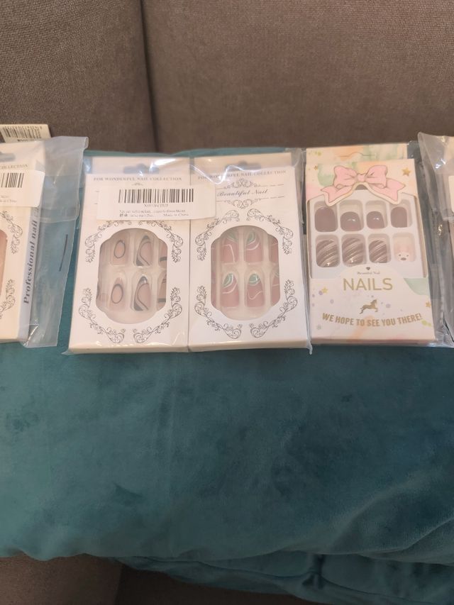 Uñas postizas decoradas