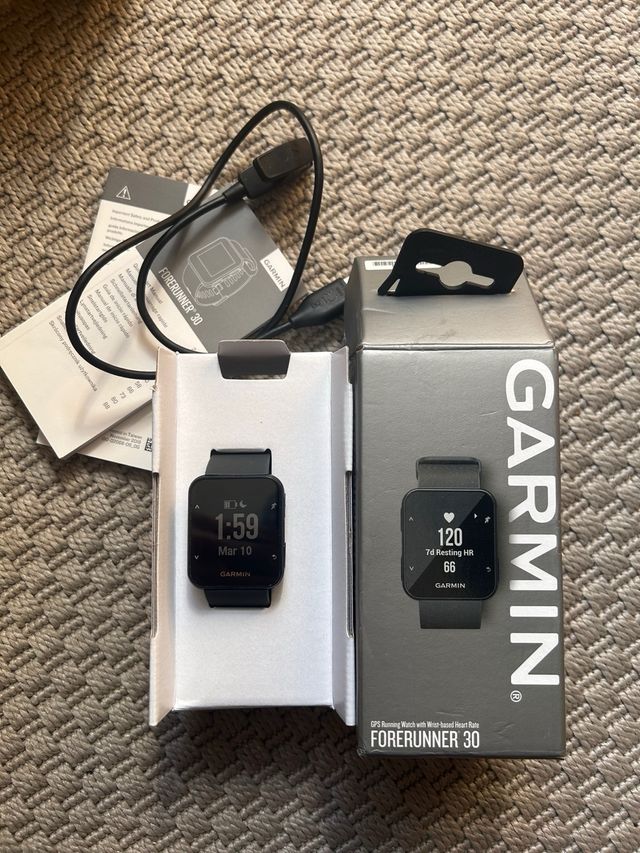 Garmin Forerunner 30 GPS Running Watch