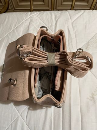 Borsetta con tracolla rosa