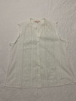 Blusa blanca sin mangas